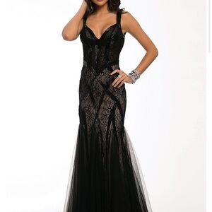 Elegant Black Lace Evening Gown